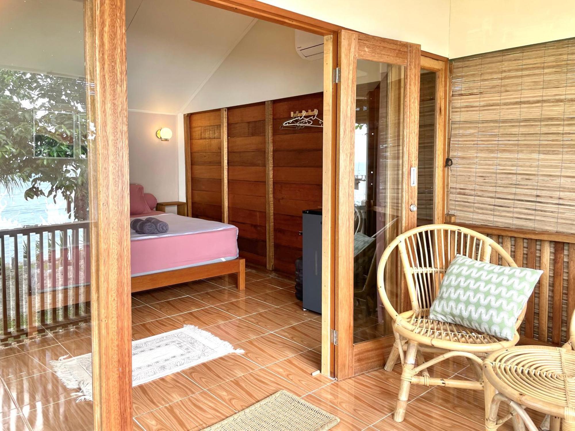 Sunset Beach Resort Weh Сабанг Экстерьер фото