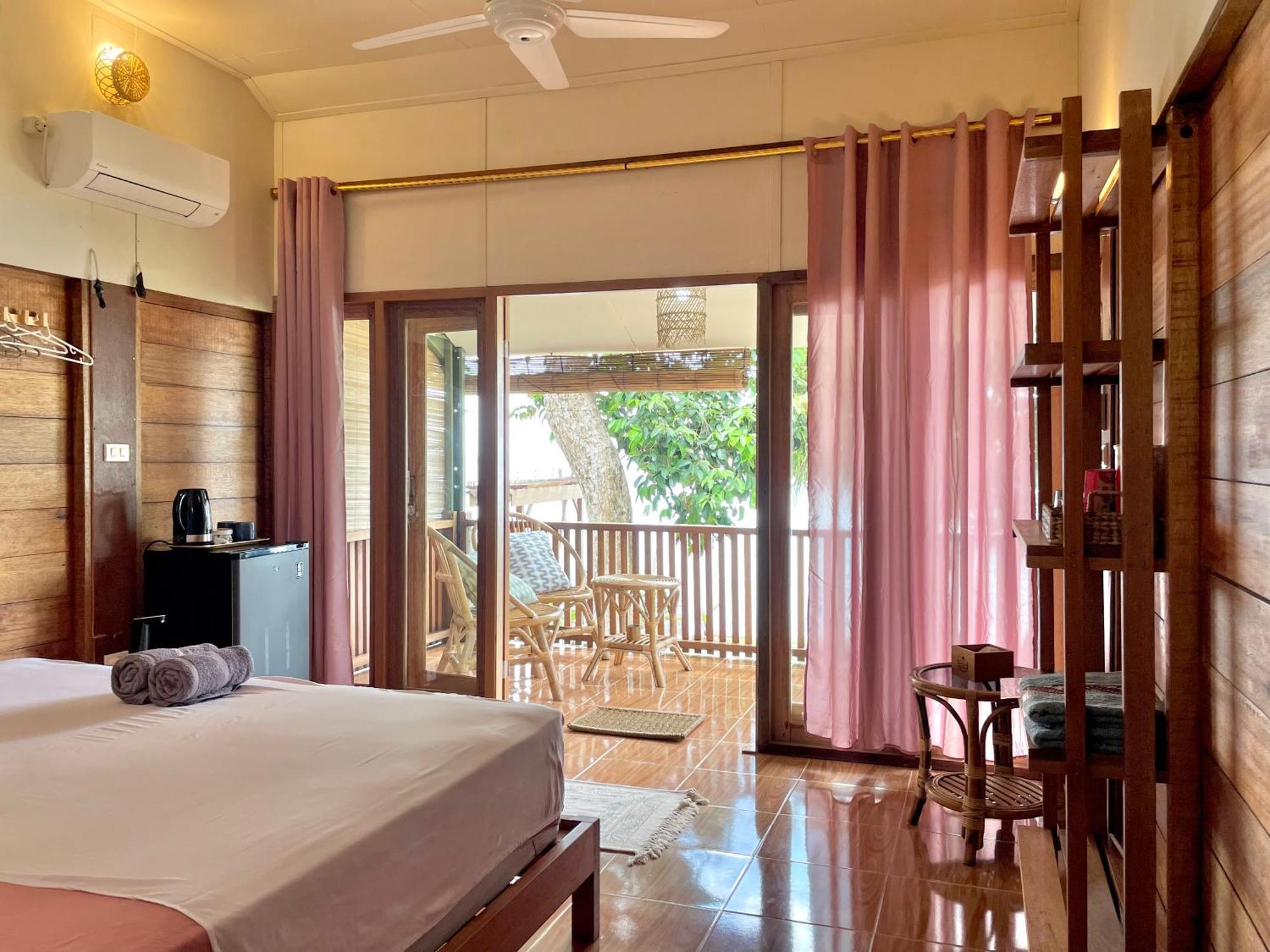 Sunset Beach Resort Weh Сабанг Экстерьер фото