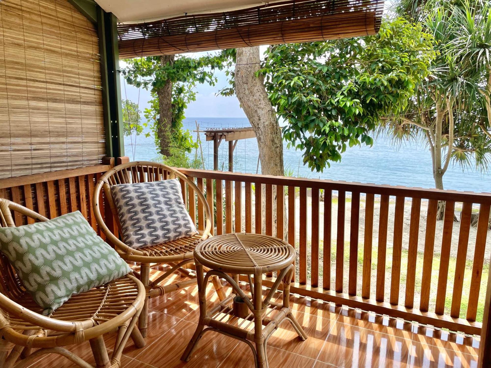 Sunset Beach Resort Weh Сабанг Экстерьер фото
